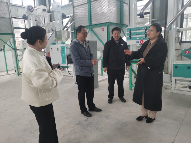 FlOZ_1740965059452023818.jpg 5.jpg